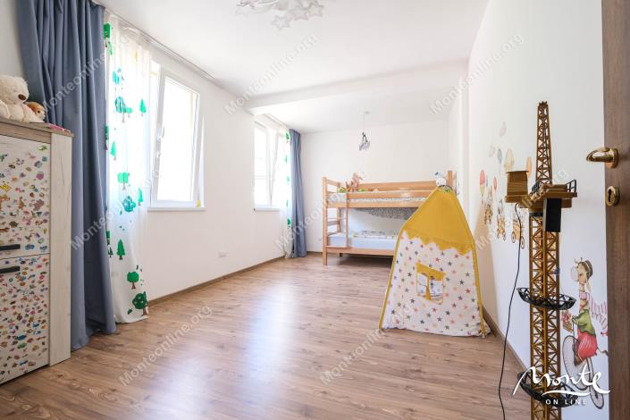 Image No.19-3 Bed House for sale