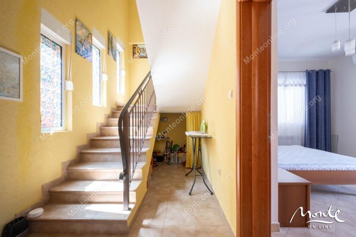 Image No.6-3 Bed House for sale