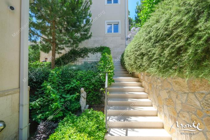 Image No.27-3 Bed Flat for sale