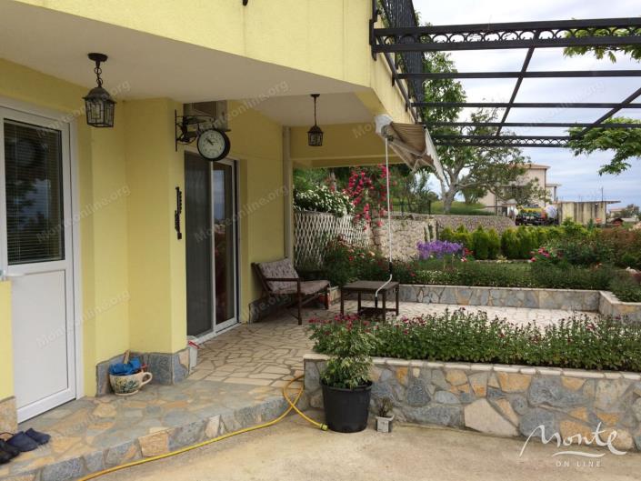 Image No.8-5 Bed House for sale