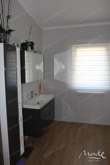 Image No.24-5 Bed House for sale