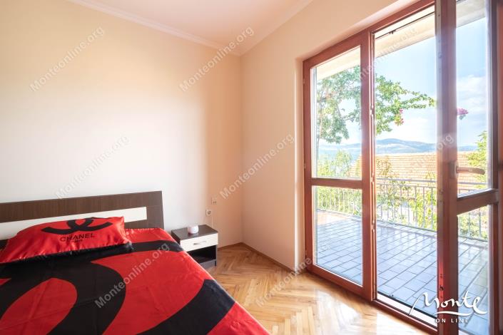 Image No.17-3 Bed House for sale