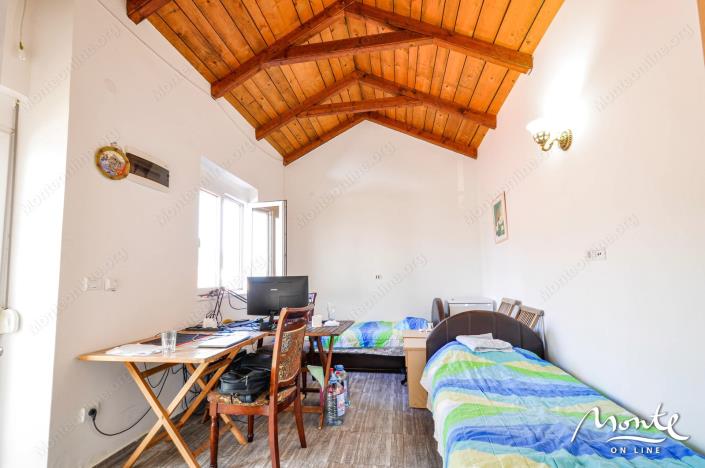 Image No.25-3 Bed House for sale