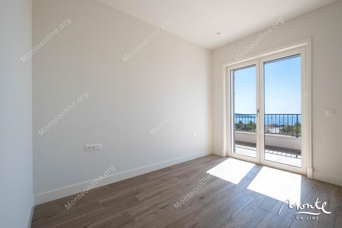 Image No.8-2 Bed Flat for sale