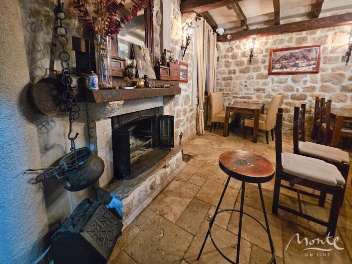 Image No.4-1 Bed Restaurant for sale