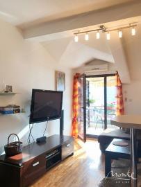 kvartira-s-2-spalnyami-i-panoramnym-vidom-na-more-v-dobrote_04