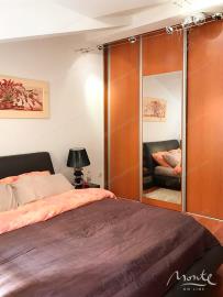 kvartira-s-2-spalnyami-i-panoramnym-vidom-na-more-v-dobrote_11