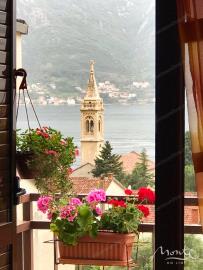 kvartira-s-2-spalnyami-i-panoramnym-vidom-na-more-v-dobrote_12