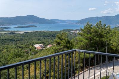 kvartira-s-1-spalnej-v-sovremennom-zhilom-komplekse-s-bassejnom-v-kavache-tivat_02