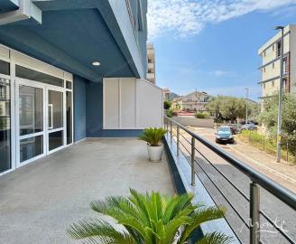 svetlaya-kvartira-s-2-spalnyami-i-vidom-na-more-bechichi_09