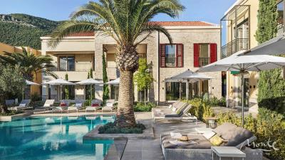 elitnaya-villa-s-vidom-na-boka-kotorskij-zaliv-v-portonovi-herczeg-novi_01