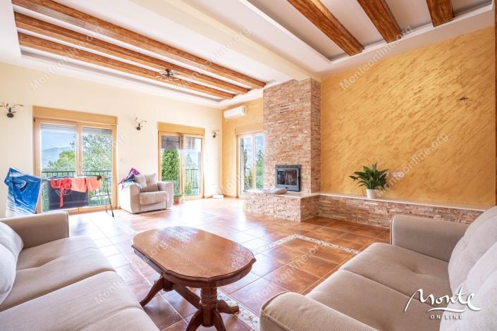 Image No.10-3 Bed House for sale