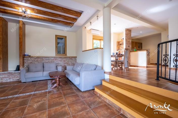 Image No.11-3 Bed House for sale