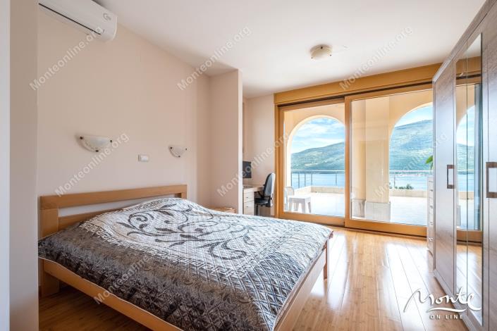 Image No.18-3 Bed House for sale