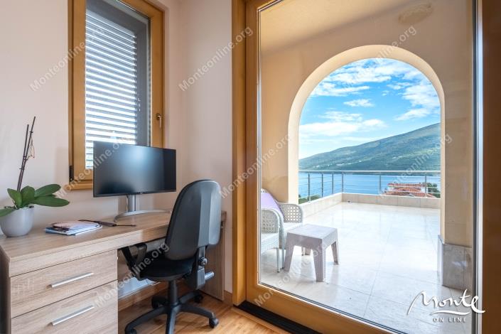 Image No.21-3 Bed House for sale