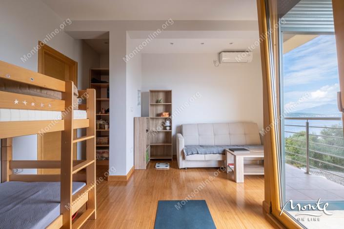 Image No.22-3 Bed House for sale