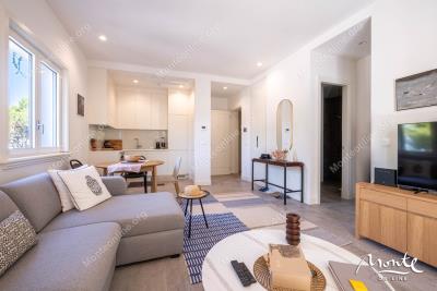 elegantnaya-kvartira-s-1-spalnej-v-samom-serdcze-lustica-bay-centrale_08