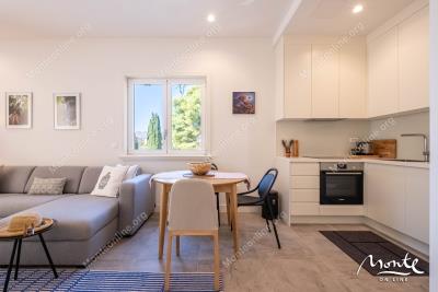 elegantnaya-kvartira-s-1-spalnej-v-samom-serdcze-lustica-bay-centrale_11