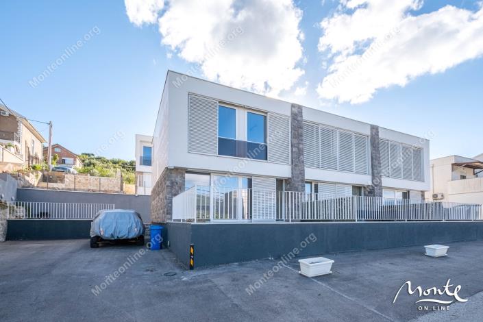 Image No.2-2 Bed Townhouse for sale