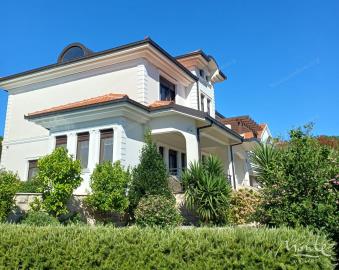 roskoshnaya-villa-s-bassejnom-v-radovichah-lushticza_06