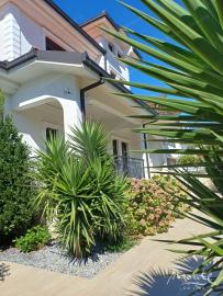 roskoshnaya-villa-s-bassejnom-v-radovichah-lushticza_10