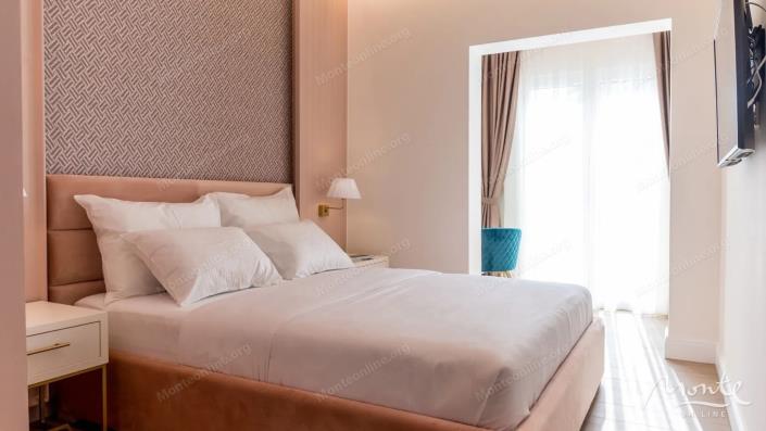 Image No.19-9 Bed Hotel for sale