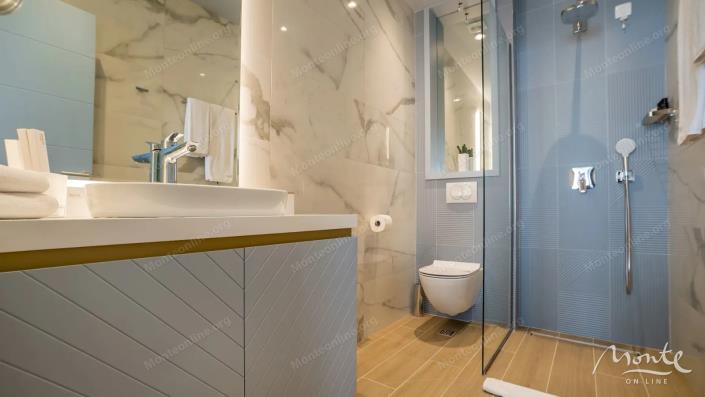 Image No.31-9 Bed Hotel for sale