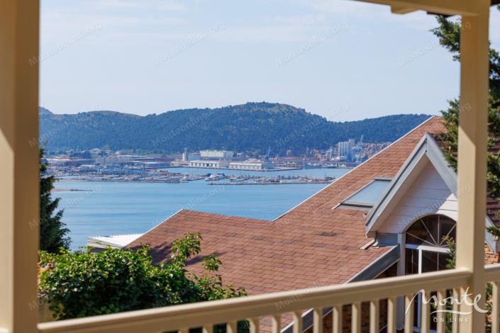 Image No.1-4 Bed House for sale