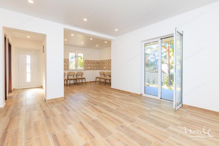 Image No.19-4 Bed House for sale