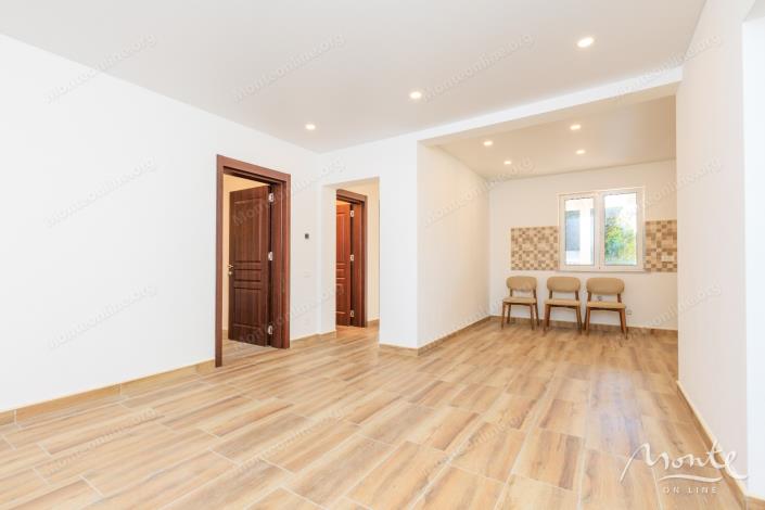 Image No.20-4 Bed House for sale