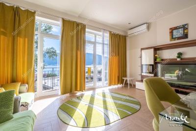 dvuhetazhnyj-apartament-dupleks-s-prostornymi-terrasami-v-p-orahovacz_06