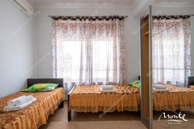 uyutnaya-rezidencziya-s-sobstvennym-sadom-i-vidom-na-more-v-orahovcze_12