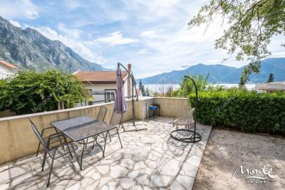 uyutnaya-rezidencziya-s-sobstvennym-sadom-i-vidom-na-more-v-orahovcze_14