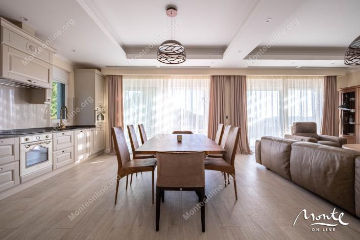 Image No.12-6 Bed Villa for sale