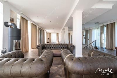 elegantnaya-villa-s-bassejnom-i-potryasayushhim-vidom-na-tivatskij-zaliv_13