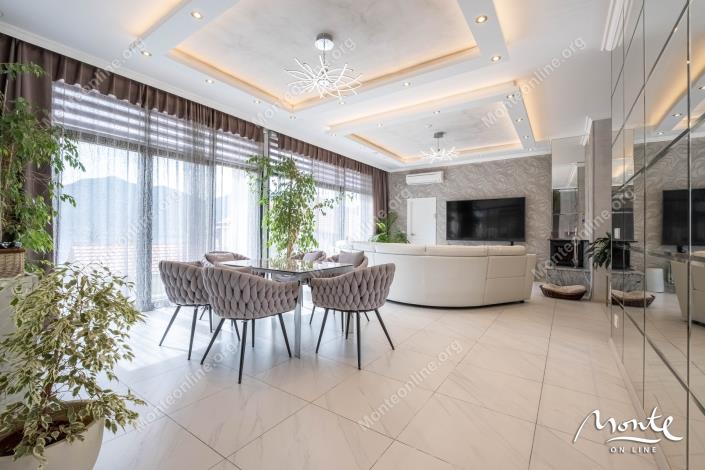 Image No.3-6 Bed House for sale