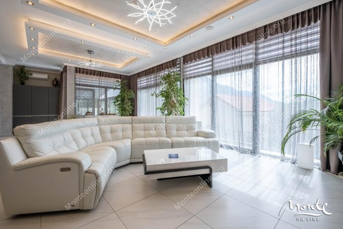 Image No.2-6 Bed House for sale