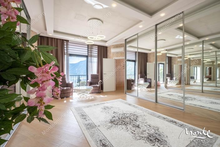 Image No.14-6 Bed House for sale