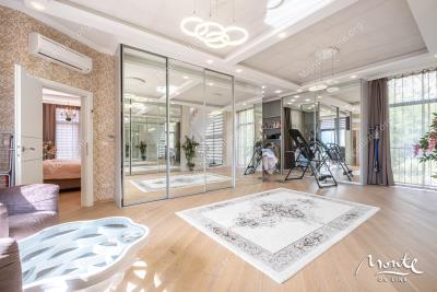 sovremennaya-rezidencziya-v-orahovcze-unikalnoe-prostranstvo-dlya-zhizni-i-investiczij_14