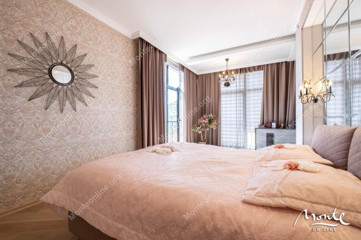 Image No.19-6 Bed House for sale