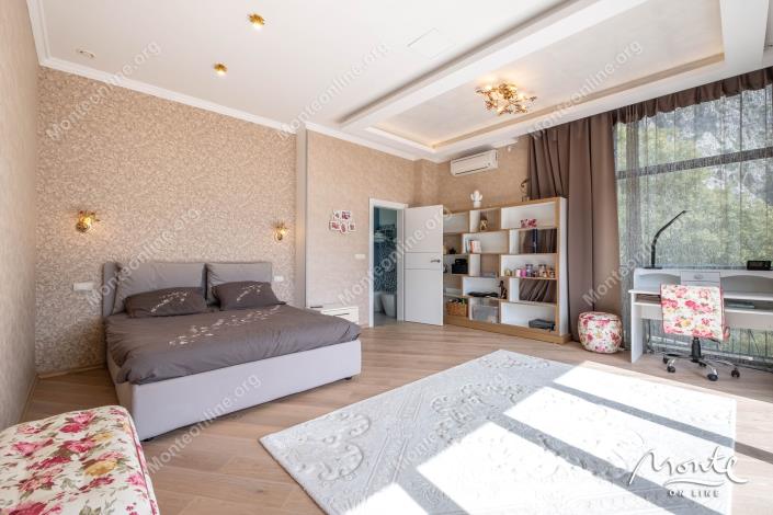 Image No.21-6 Bed House for sale