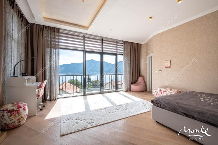 Image No.22-6 Bed House for sale