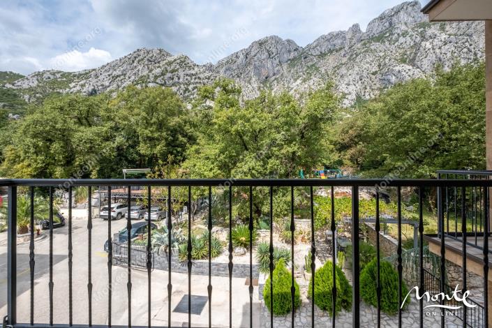 Image No.26-6 Bed House for sale