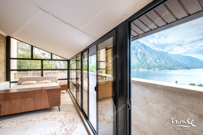 Image No.1-6 Bed House for sale