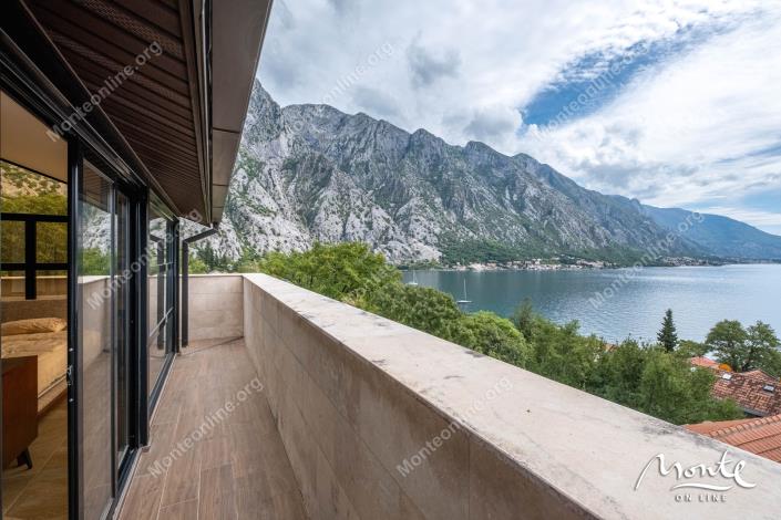 Image No.36-6 Bed House for sale