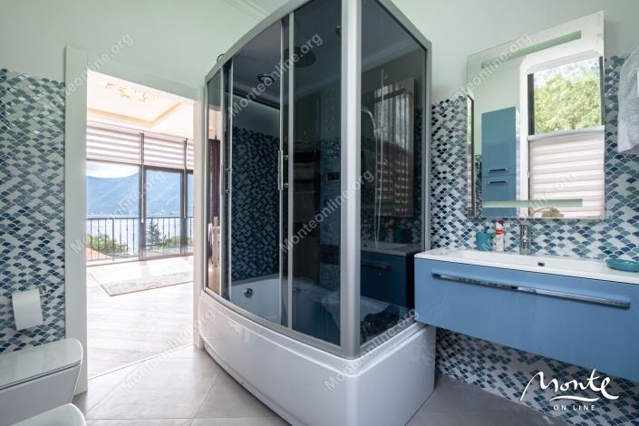 Image No.40-6 Bed House for sale