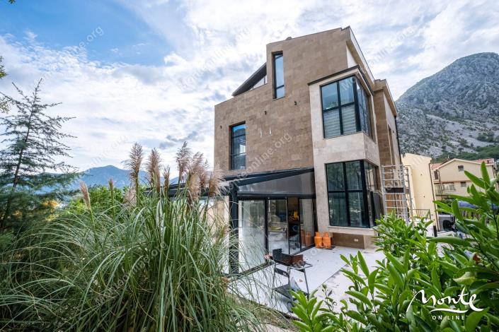 Image No.47-6 Bed House for sale