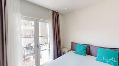 uyutnaya-kvartira-s-1-spalnej-i-vidom-na-ploshhad-piazza-v-lustica-bay-centrale_06