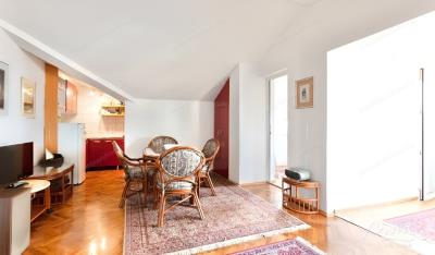 prostornaya-kvartira-s-1-spalnej-v-petrovacze-s-vidom-na-more_03