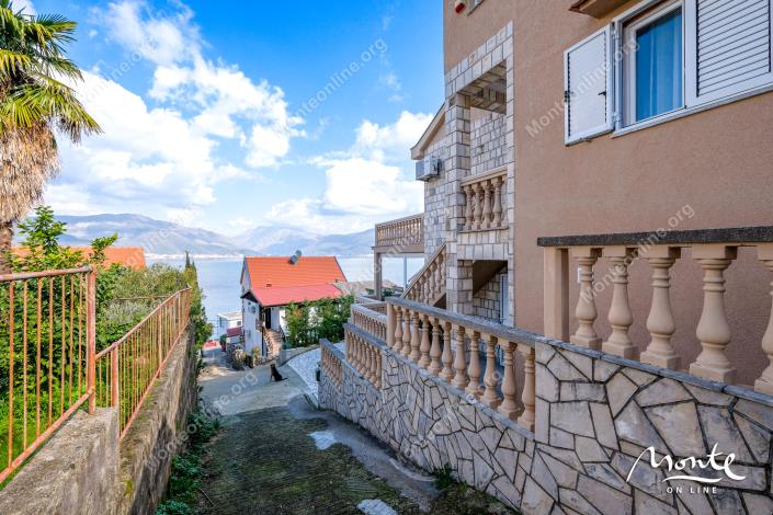 Image No.6-5 Bed House for sale